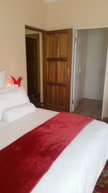 African Phoenix Guest Lodge Johannesburg Dış mekan fotoğraf