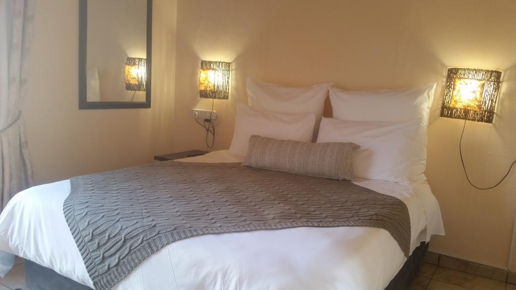 African Phoenix Guest Lodge Johannesburg Dış mekan fotoğraf