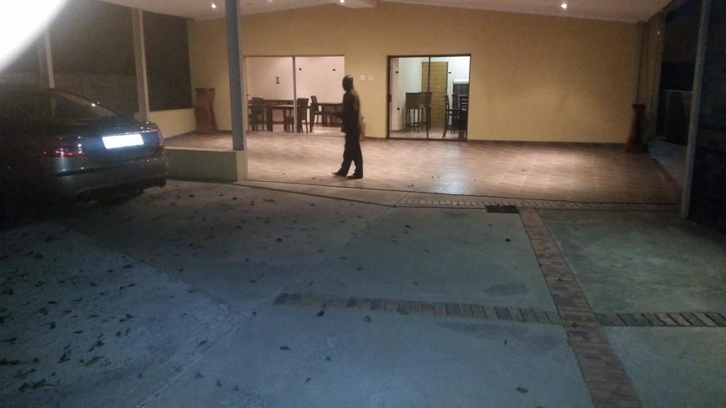 African Phoenix Guest Lodge Johannesburg Dış mekan fotoğraf