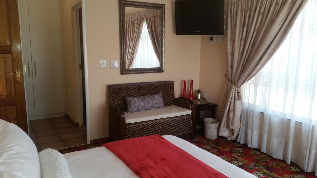 African Phoenix Guest Lodge Johannesburg Dış mekan fotoğraf