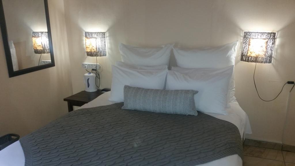 African Phoenix Guest Lodge Johannesburg Dış mekan fotoğraf