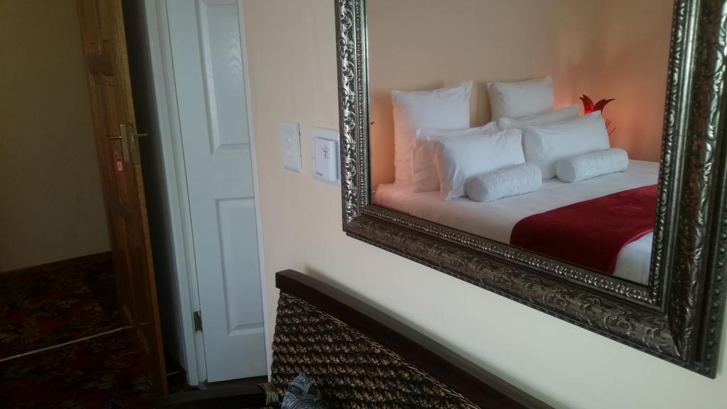 African Phoenix Guest Lodge Johannesburg Dış mekan fotoğraf