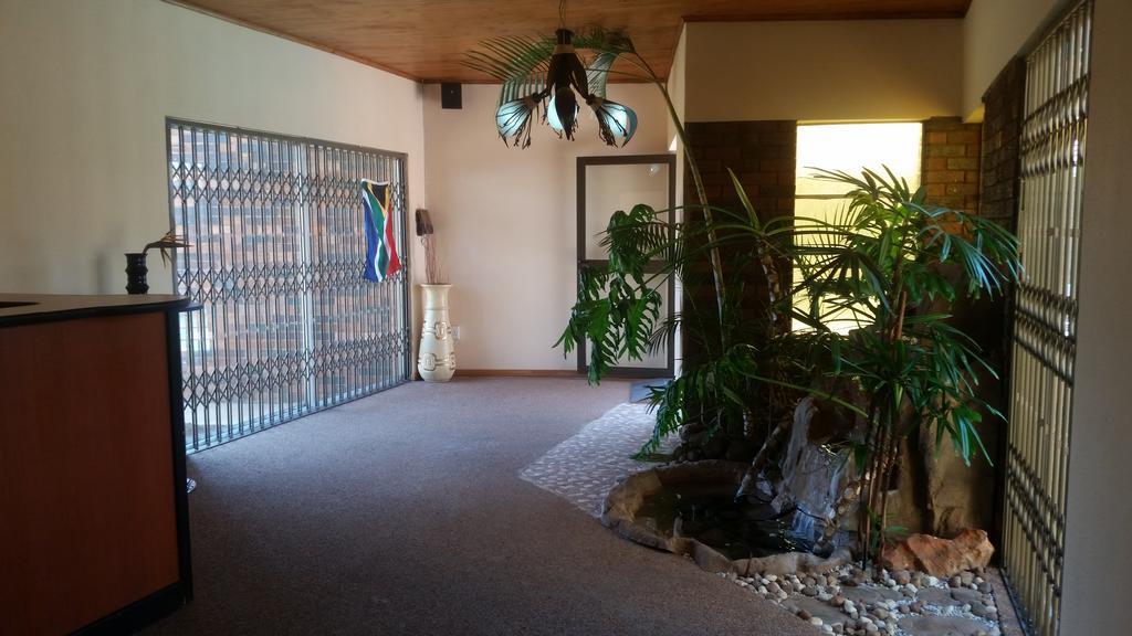 African Phoenix Guest Lodge Johannesburg Dış mekan fotoğraf
