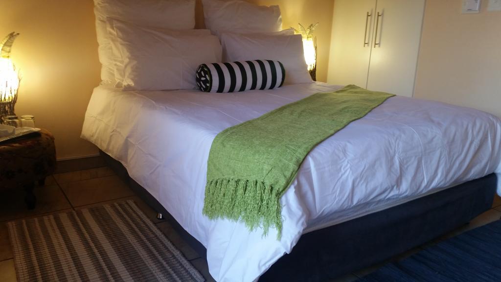 African Phoenix Guest Lodge Johannesburg Dış mekan fotoğraf