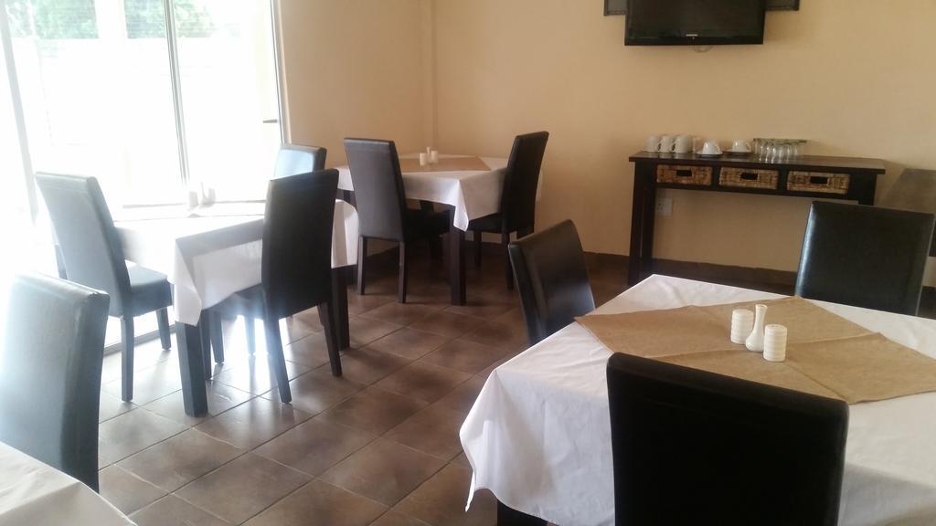 African Phoenix Guest Lodge Johannesburg Dış mekan fotoğraf
