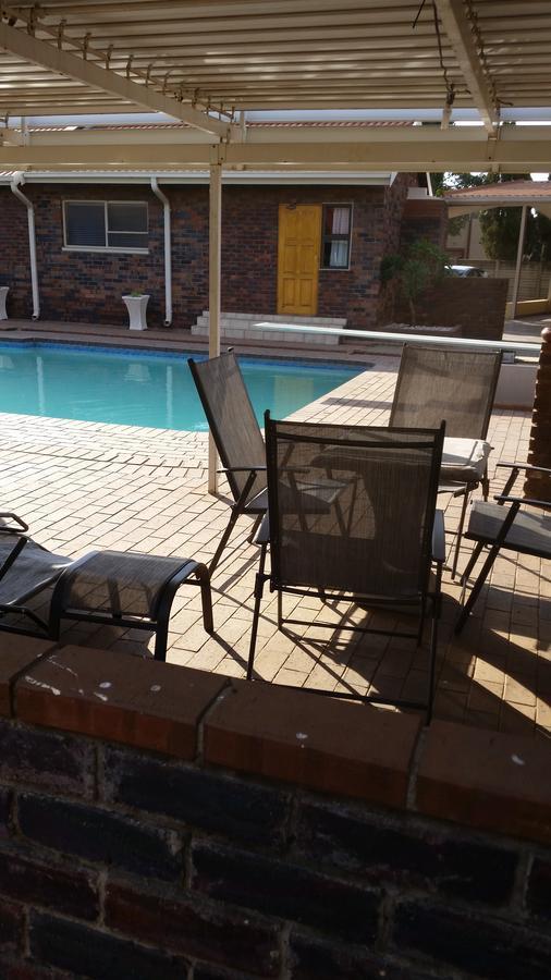 African Phoenix Guest Lodge Johannesburg Dış mekan fotoğraf